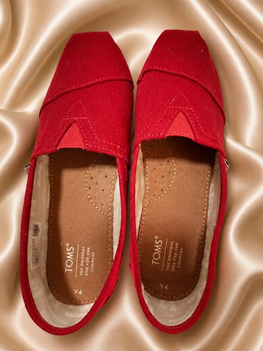 Toms Classic Slip-On Flats in Red Canvas